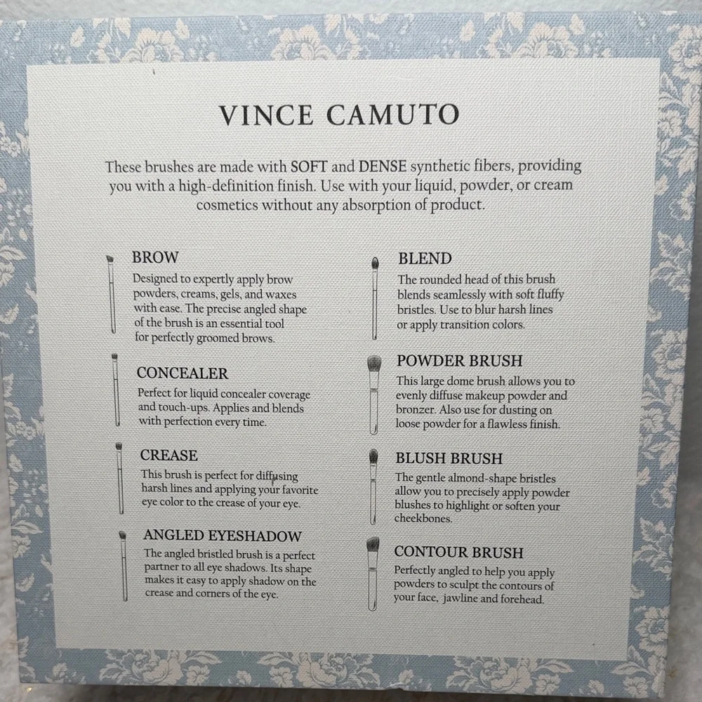 Vince Camuto Luxury Beauty Collection‎ Gold Brush Set with Cosmetic Bag